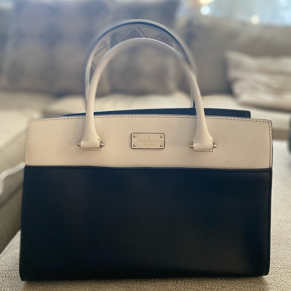Classic Kate Spade Black & White Bag